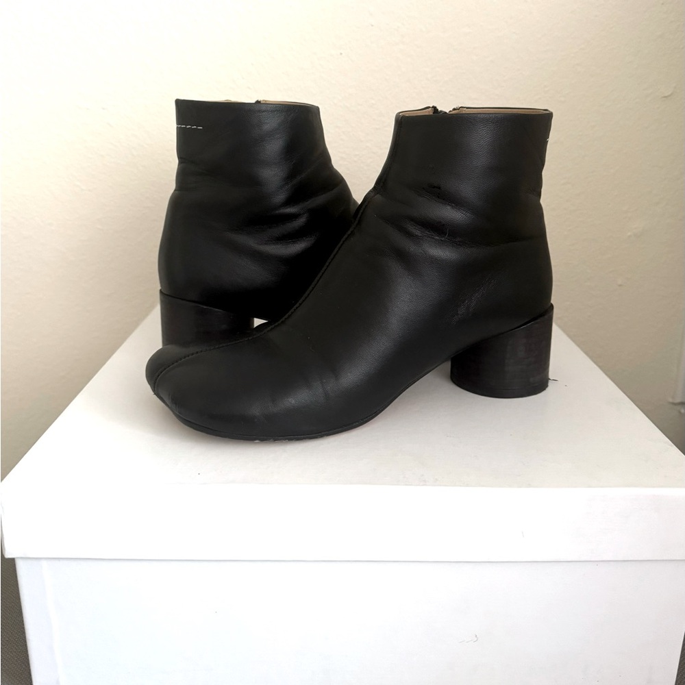MM Maison Margiela Anatomic Ankle Boots size 37.5. Pre-owned.
